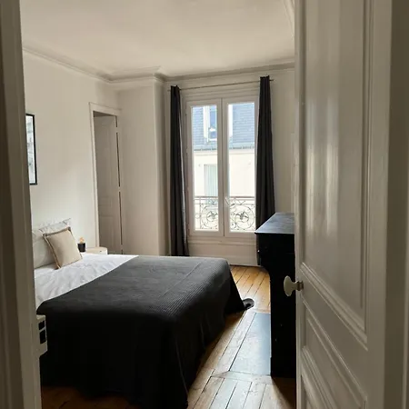 Tour Eiffel 120 M2 * Parigi
