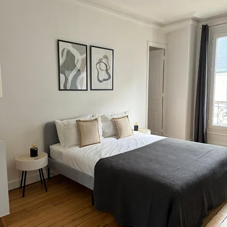 Tour Eiffel 120 M2 Parigi