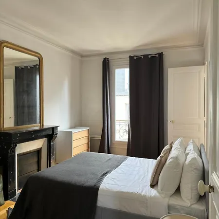 Tour Eiffel 120 M2