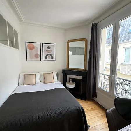 Tour Eiffel 120 M2