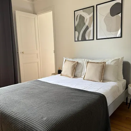 Tour Eiffel 120 M2 Parigi