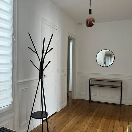 Tour Eiffel 120 M2 *