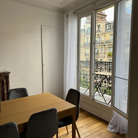 Tour Eiffel 120 M2 アパート *