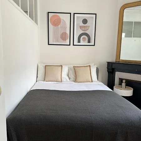 Tour Eiffel 120 M2 *