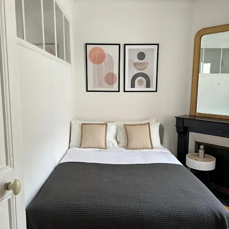 Tour Eiffel 120 M2 アパート