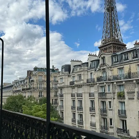 Tour Eiffel 120 M2 アパート *