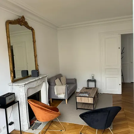 アパート Tour Eiffel 120 M2 *